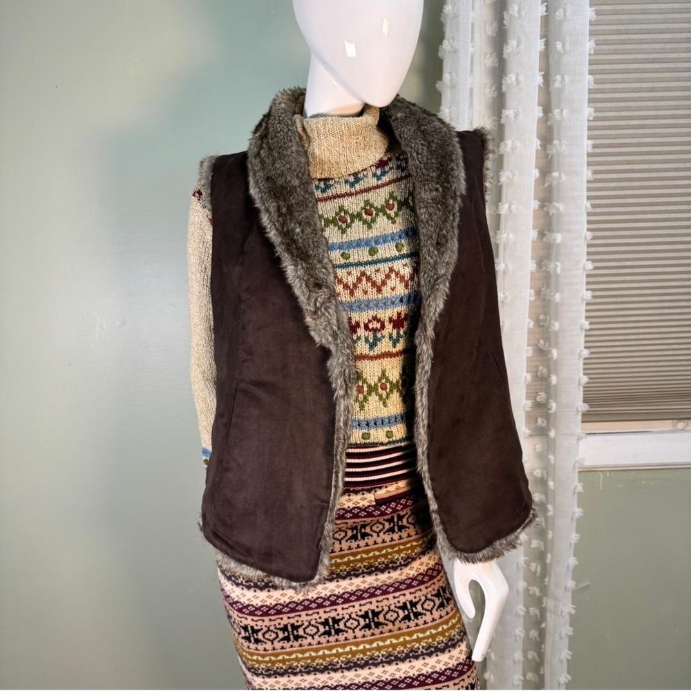 Crosby Brown Faux Fur‎ Trim Vest – Size Large Cottage Core Cozy